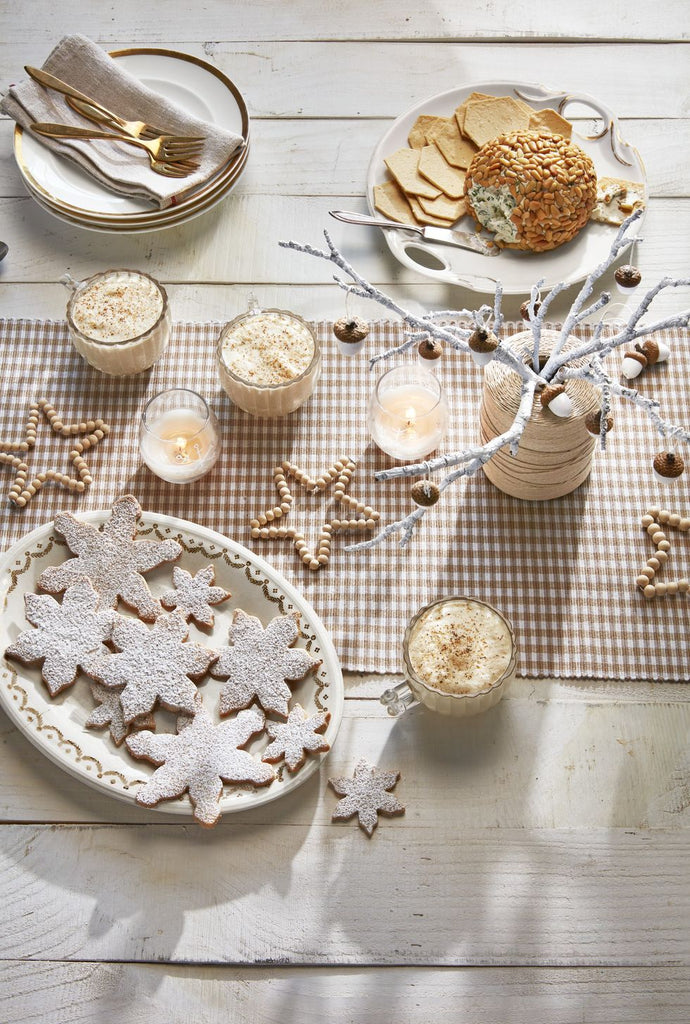 5 Simple Christmas Tablescape Ideas to Keep Your Christmas Spirit Alive