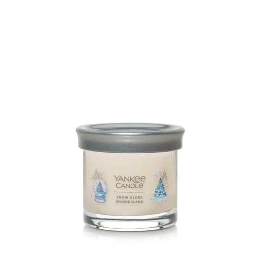 Yankee Candle Signature Collection Tumbler Small Snow Globe Wonderland (351g)